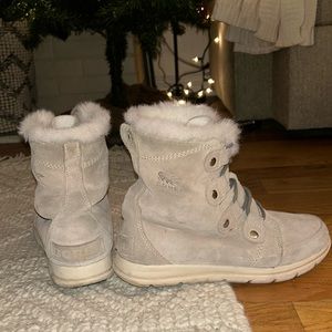 Sorel women’s snow boots size 8.5